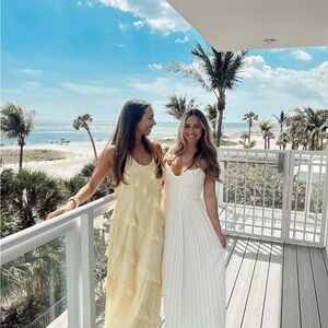 Amorata Ivory Pleated Dress - House of Cb